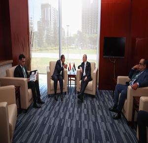 رئيس الوزراء محمد مصطفى، خلال لقائه وزير خارجية مصر بدر عبد العاطي، ووزير خارجية تونس محمد علي النفطي على هامش أعمال قمة الاتحاد الأفريقي التاسعة والثلاثين